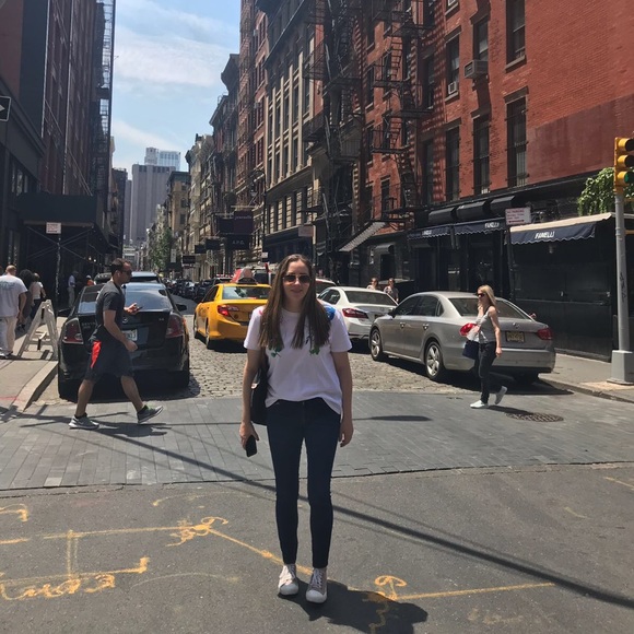 Meet your Posher, Daniela - Picture 1 of 1